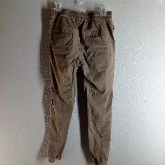 Ring of fire jogger size small ( box AY ) - Picture 2 of 3